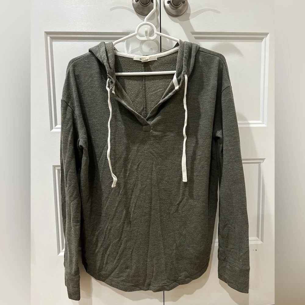 Olive Green Light sweater/ sweatshirt - Picture 1 of 2